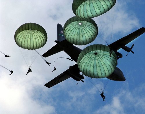 82nd_airborne_mass_jump-jsoh2006